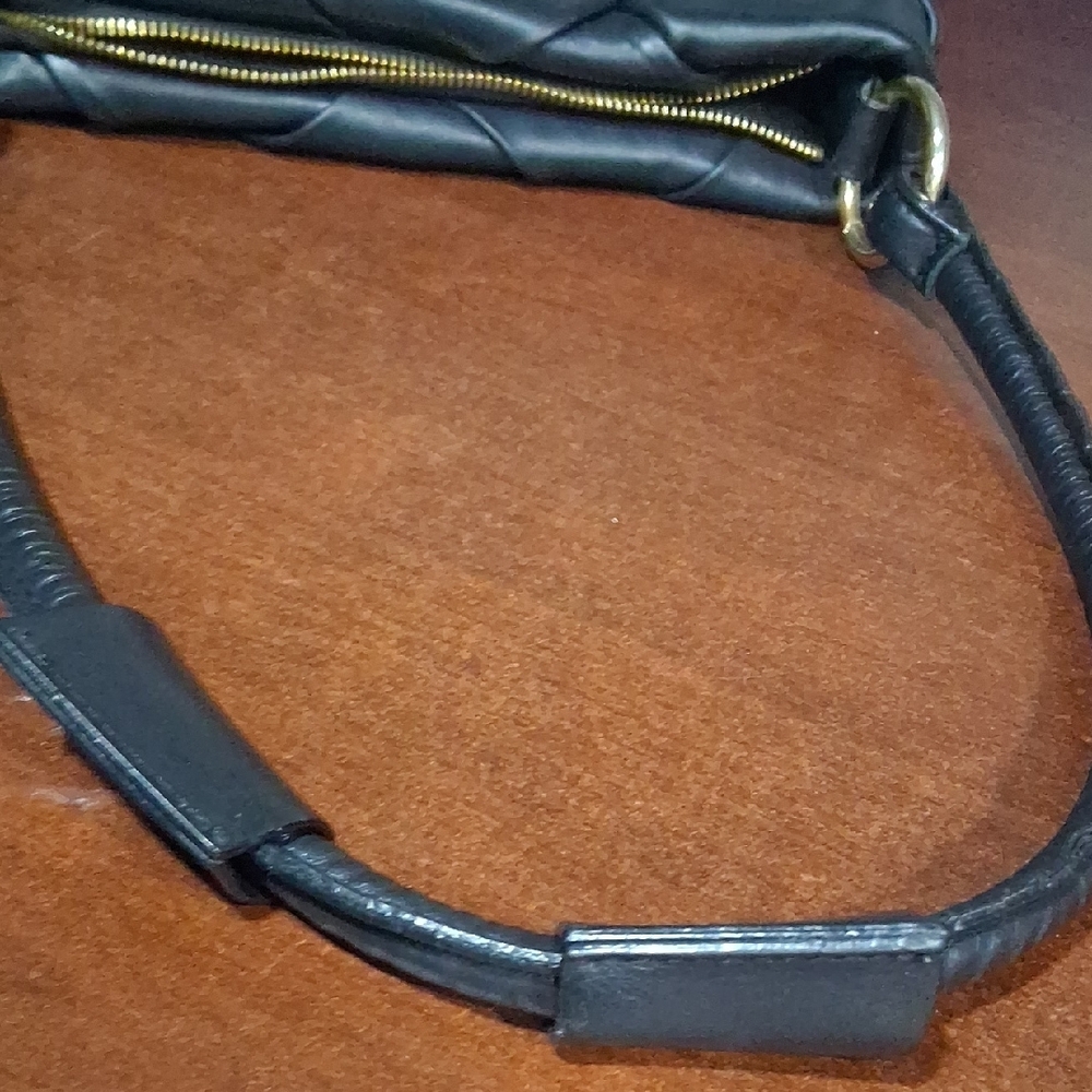 Valentina Fiore Chic Black Quilted Shoulder Bag - Picture 4 of 7